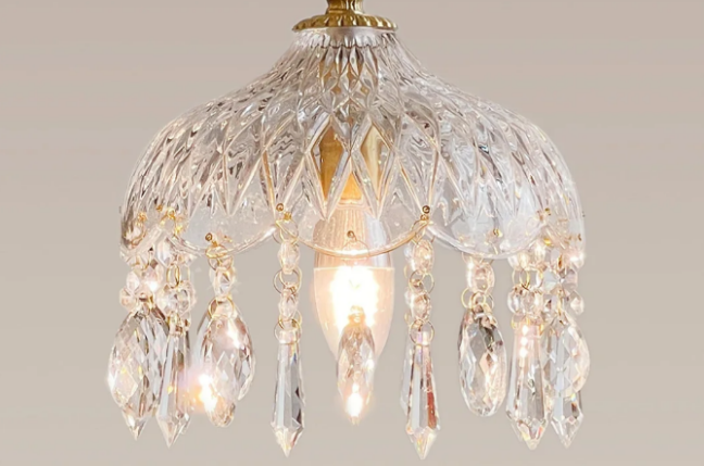 Revamp Your Dining Room with a Stunning Pendant Light