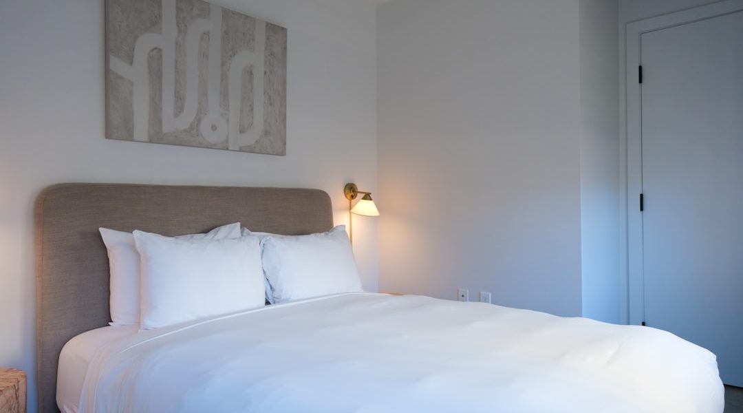 Photo Minimalist Living Room Wall Lamp