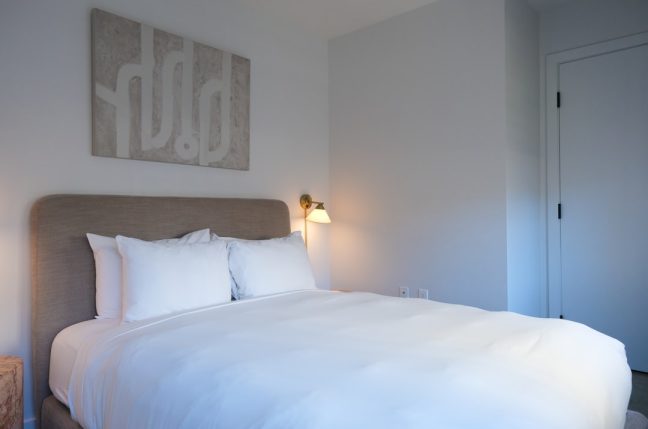 Photo Minimalist Living Room Wall Lamp